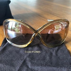 TOM FORD WHITNEY OVERSIZED SOFT ROUND SUNGLASSES